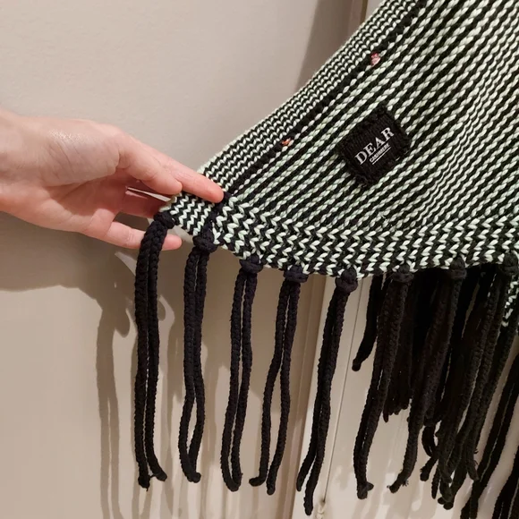 Dear Cashmere | Poncho - Picture 4 of 14